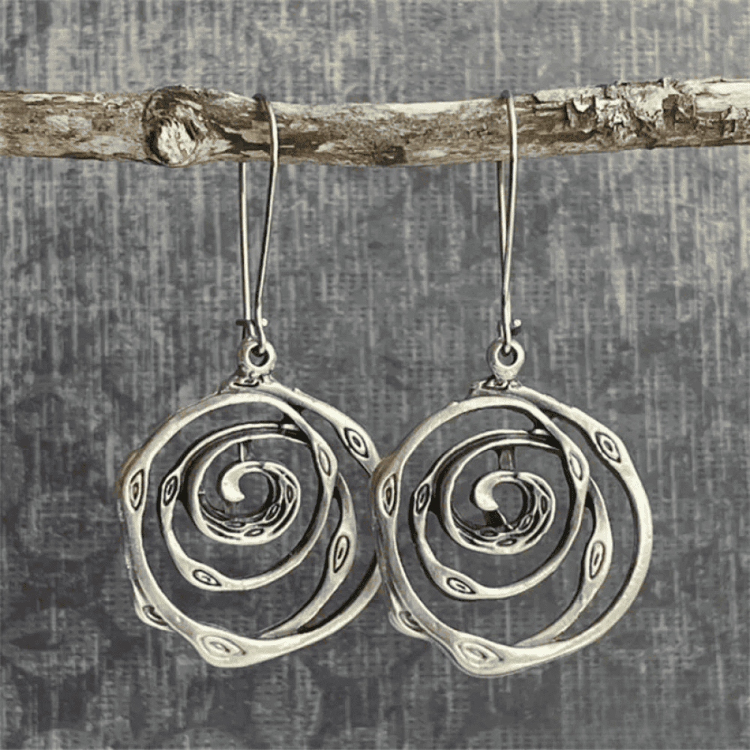 Pendientes vintage de laberinto plateados