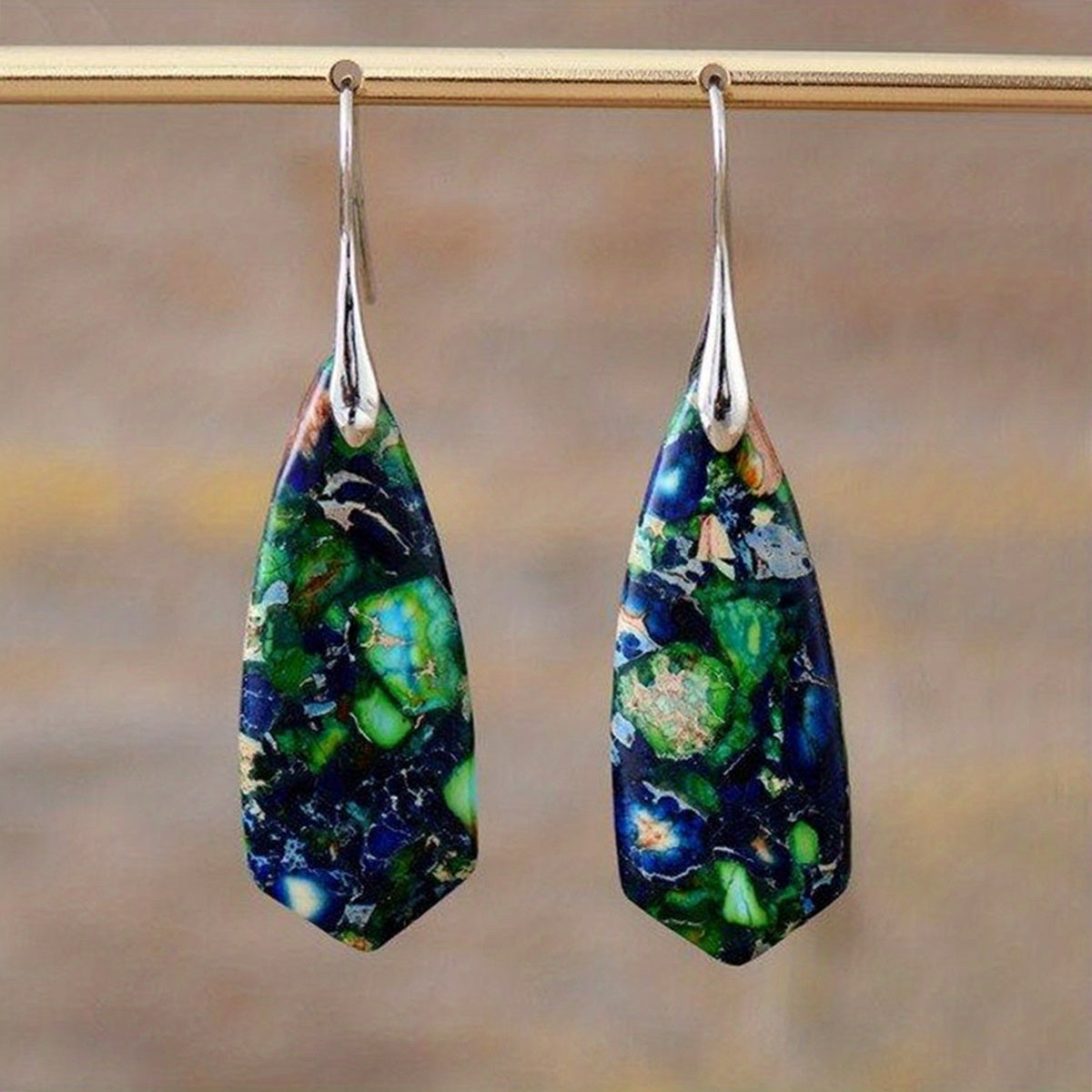 Pendientes boho vibrantes de piedra imperial