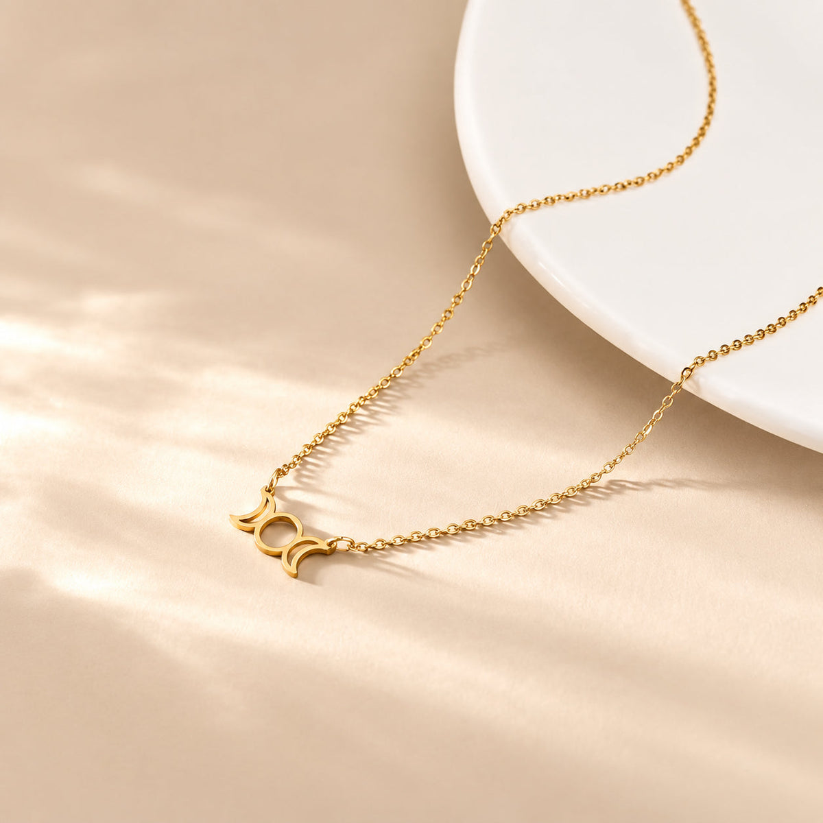 Collar etéreo de fases lunares – imagen 2