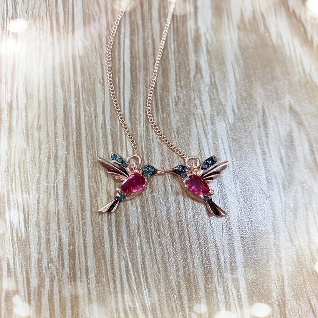 Pendientes de hilo con colibrí y gema – imagen 4