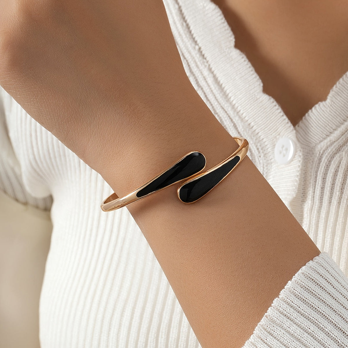 Pulsera de esmalte en forma de lágrima – imagen 3