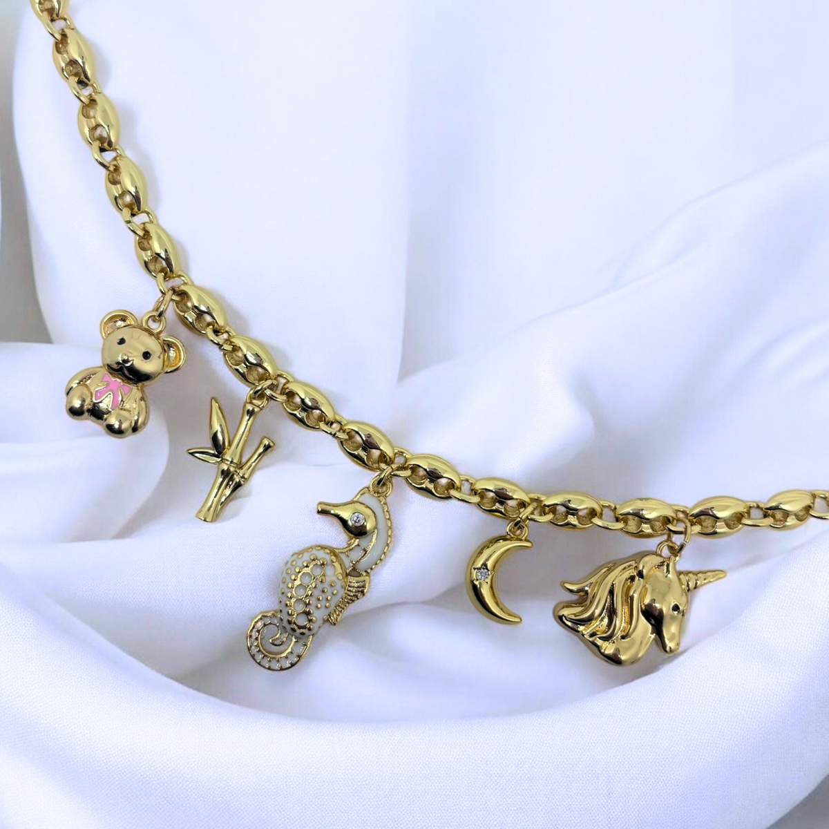Collar Polvo de Unicornio (hecho a mano y edición limitada) — Carmen, Lucía & Rocío