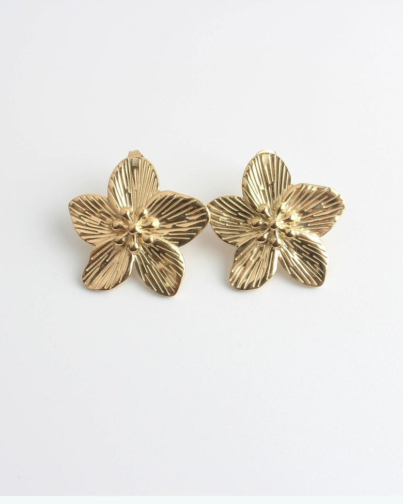 Pendientes florales llamativos en oro o plata