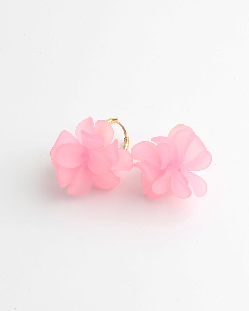 Pendientes de aro dorados con flor – imagen 6
