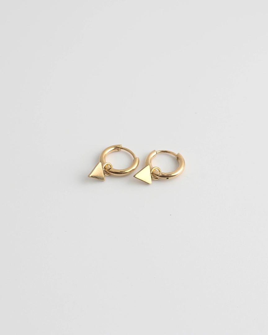 Pendientes elegantes de triángulo pequeño