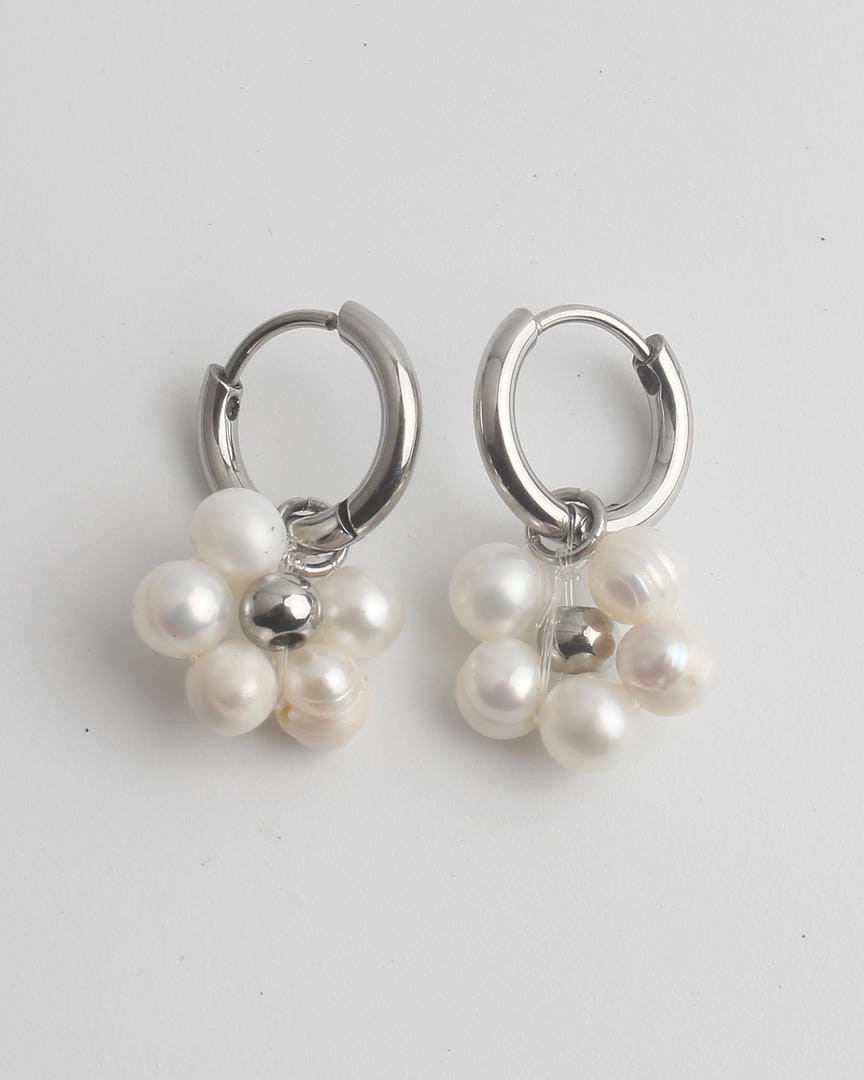 Pendientes de aro con flor de perlas – imagen 2