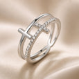 Anillo de oro blanco de doble capa con cruz de circonita