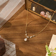Collar colgante de perla con motivo de enredadera en forma de marquesa – imagen 2