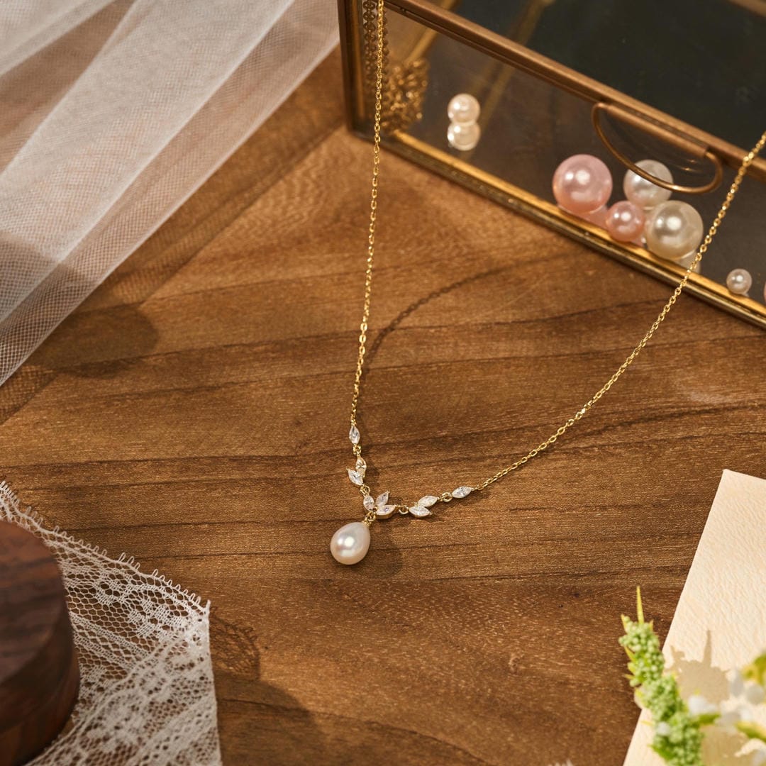 Collar colgante de perla con motivo de enredadera en forma de marquesa – imagen 2