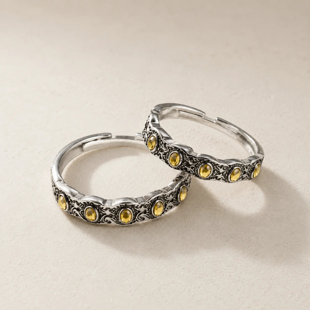 Set de anillos florales con textura vintage – imagen 2