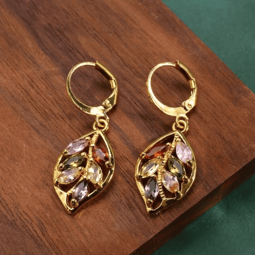 Pendientes vintage de hoja dorada en colores