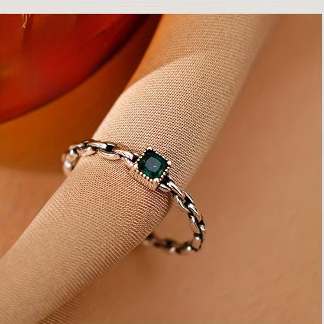 Anillo de cadena con piedra esmeralda – imagen 2