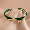 Pulsera rígida minimalista con forma de ola – imagen 2