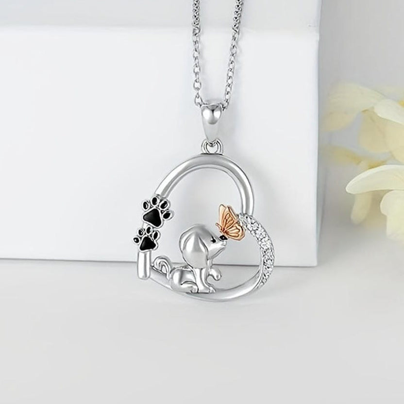 Collar con colgante de mariposa y corazón para perros