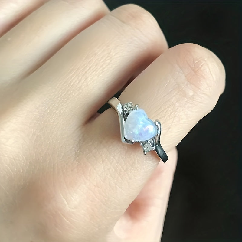 Anillo de plata con corazón y piedra lunar – imagen 2