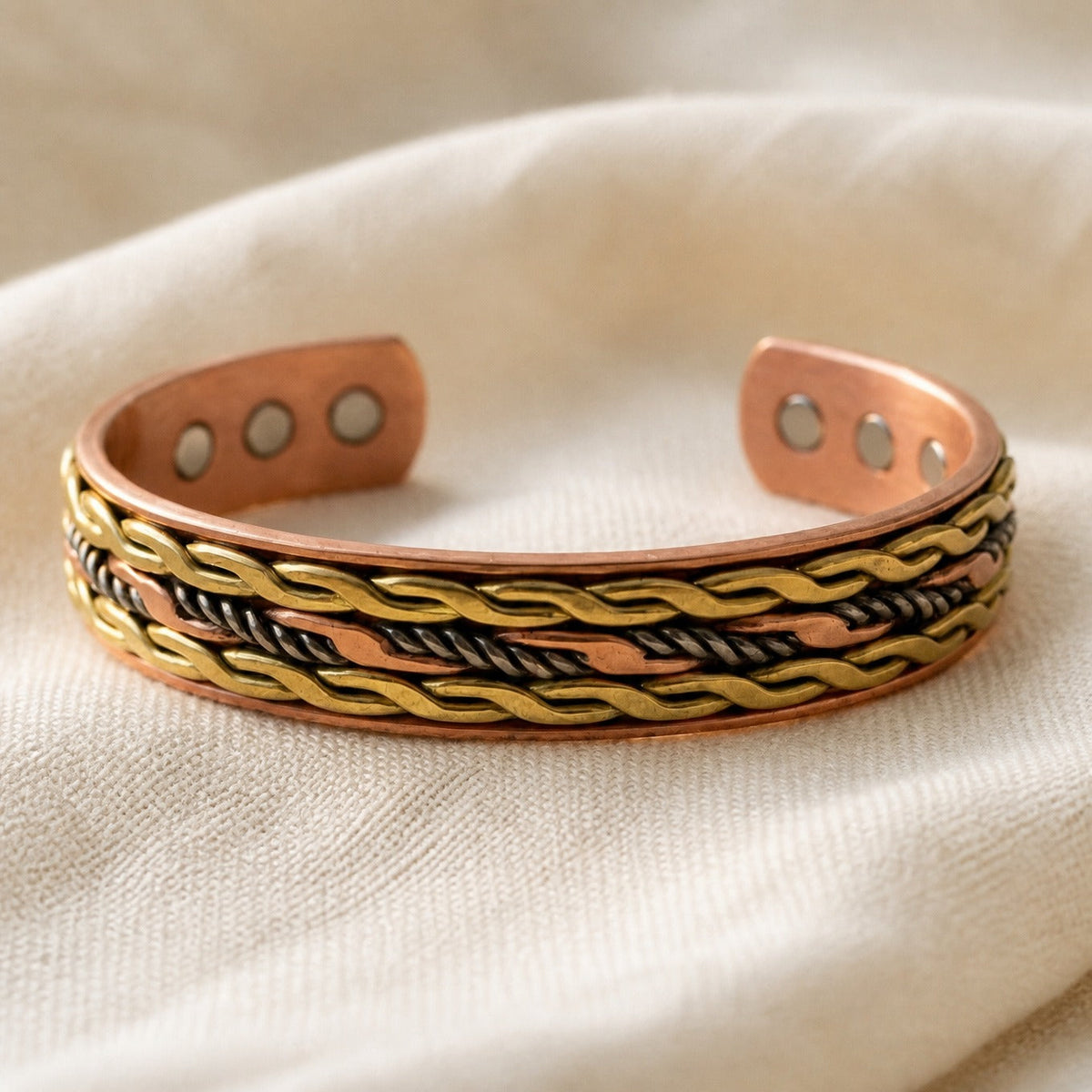 Pulsera de cobre con trenzado infinito