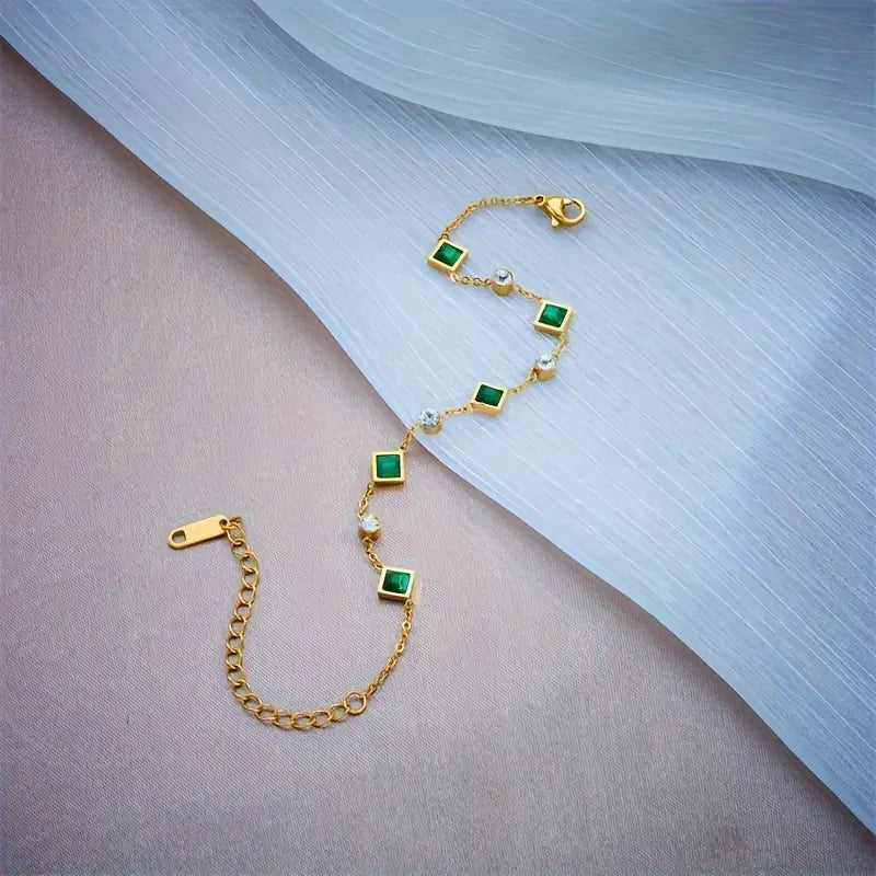 Pulsera dorada Glenwyn de Carmen, Lucía & Rocío – imagen 3
