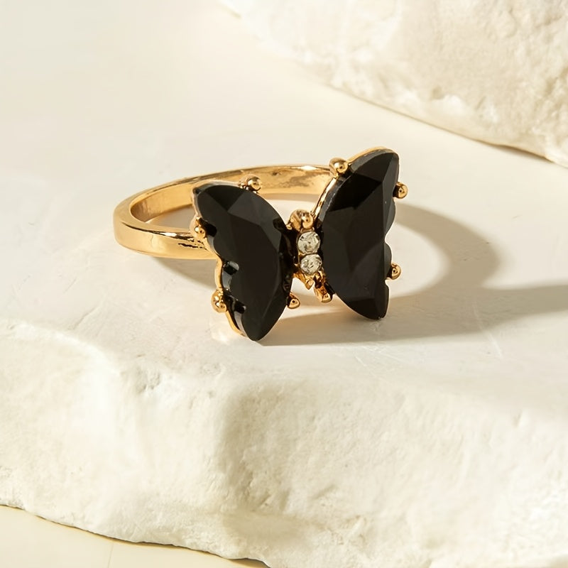 Anillo exquisito de mariposa negra