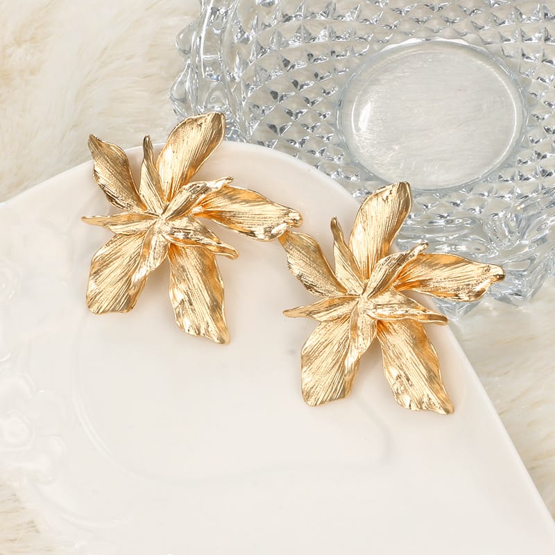 Pendientes florales de gota radiantes