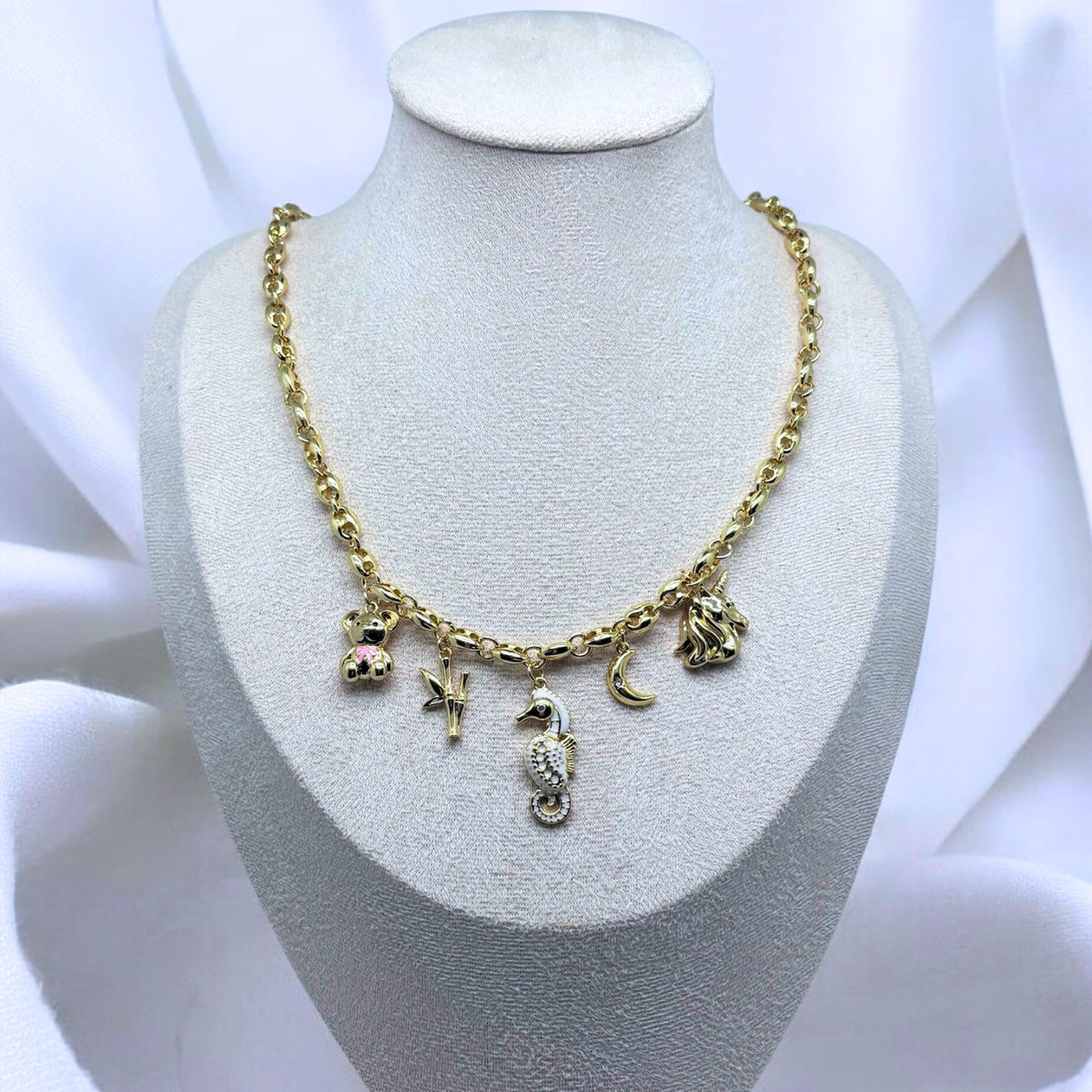Collar Polvo de Unicornio (hecho a mano y edición limitada) — Carmen, Lucía & Rocío
