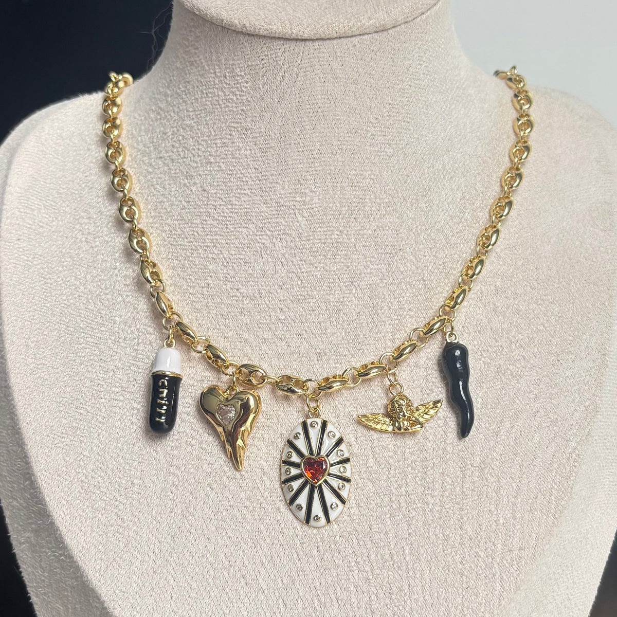 Collar Eterna (hecho a mano y edición limitada) – imagen 3