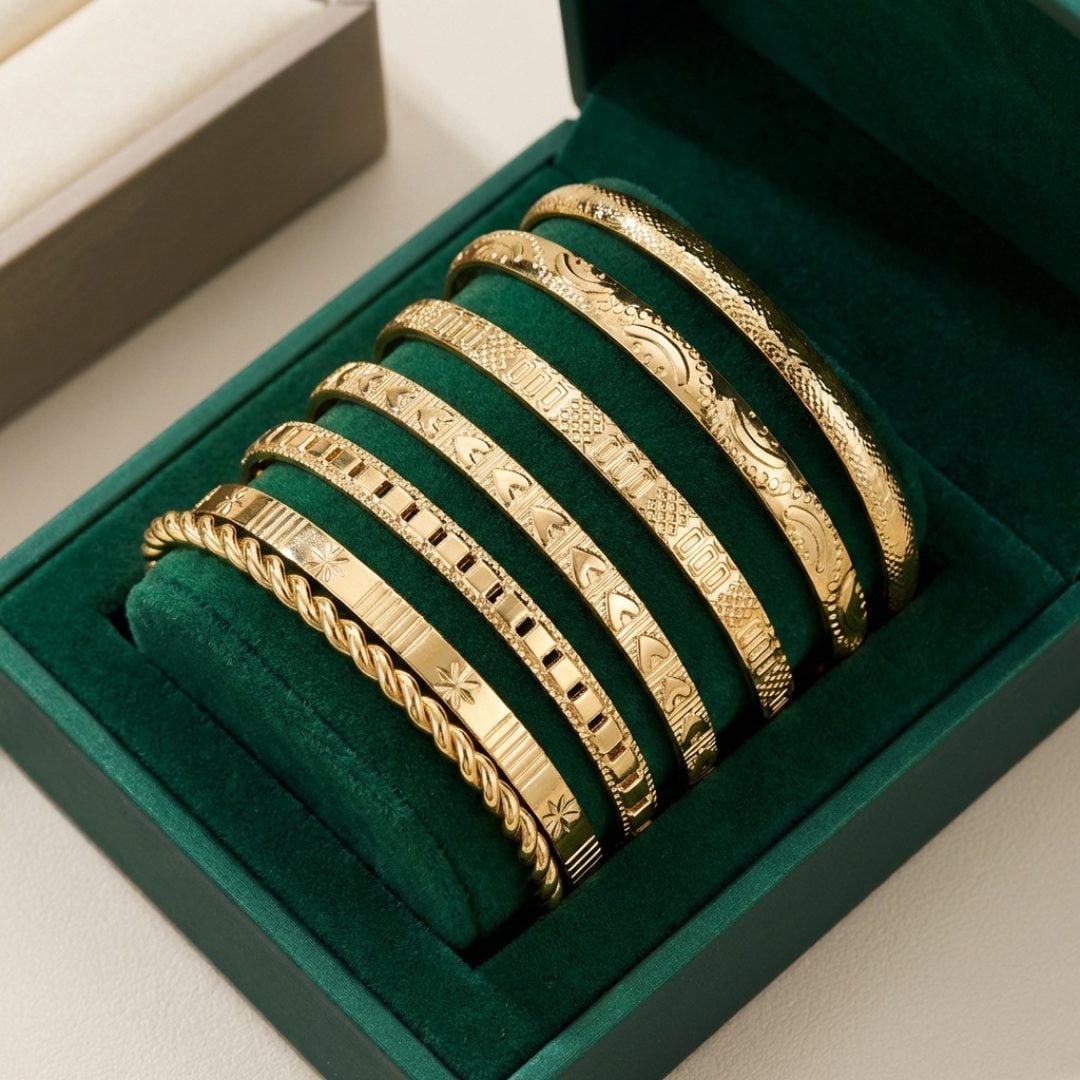 Set de pulseras doradas abiertas estilo resort – imagen 2