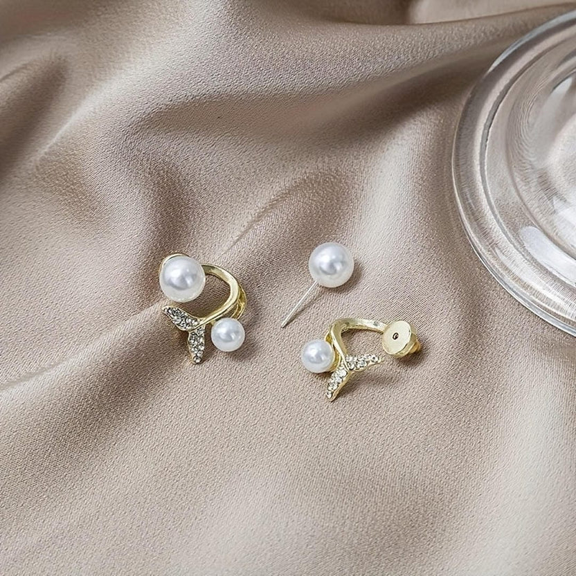 Ear cuff de perla con cola de ballena