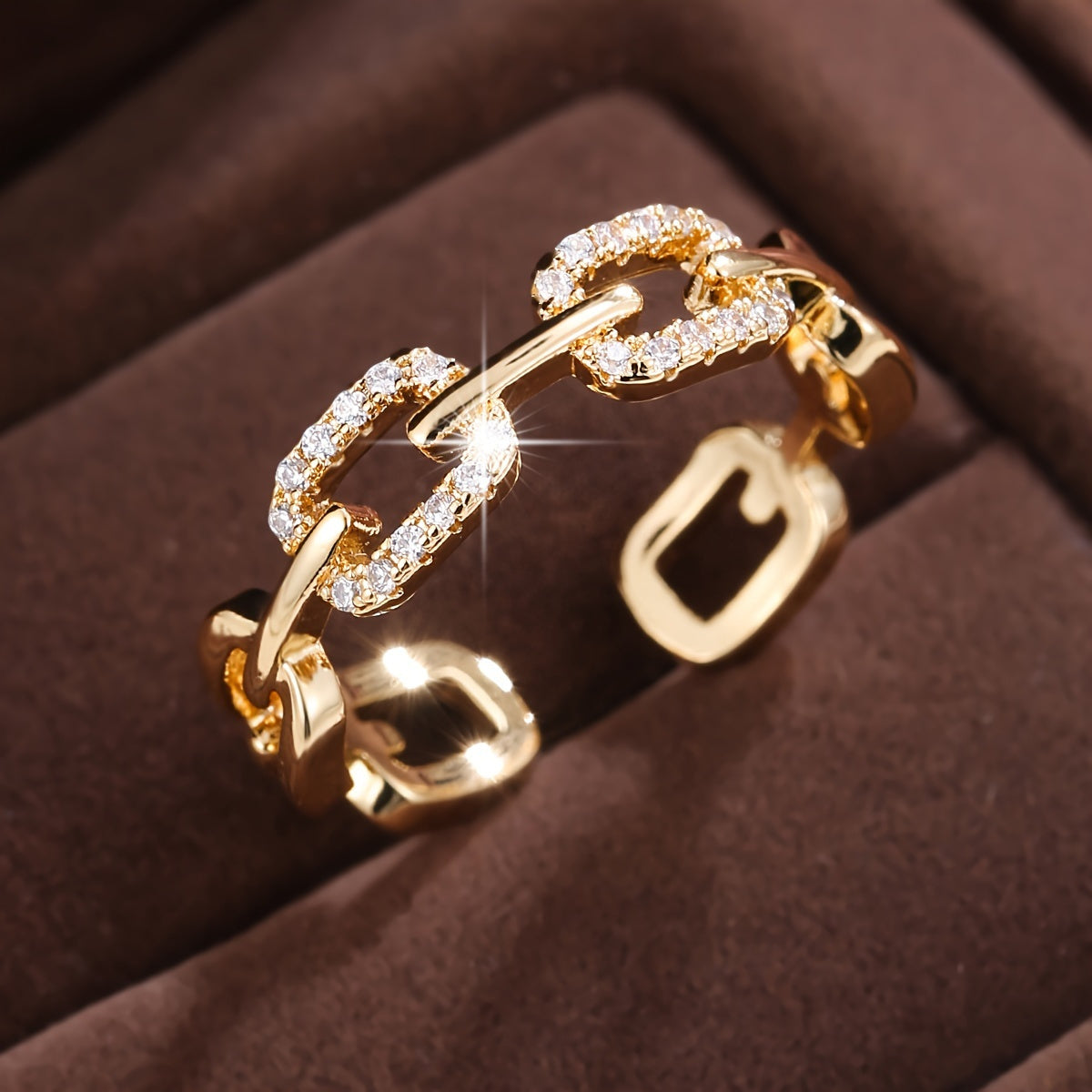 Anillo de oro blanco con circonita cúbica brillante – imagen 2