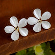 Pendientes de flor en tonos pastel