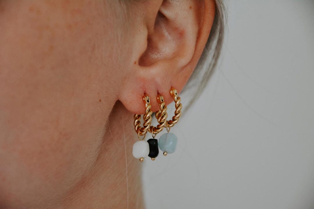 Pendientes Louane trenzados con piedra en forma de gota – imagen 10
