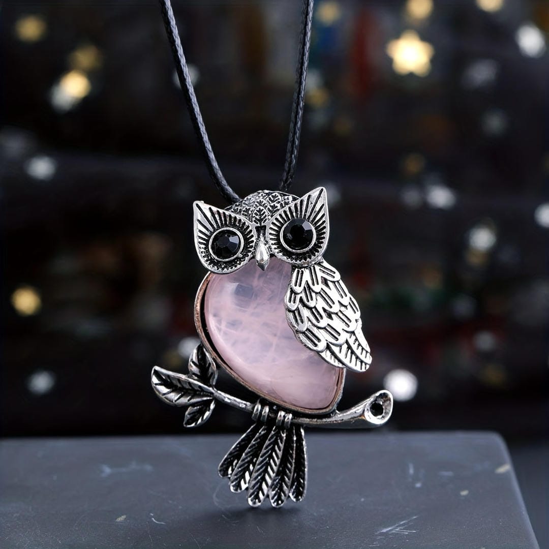 Collar de plata con colgante de búho y gema