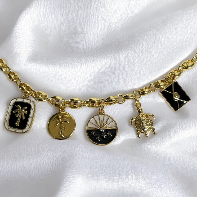 Collar de dijes Noir Ocean (artesanal y edición limitada)