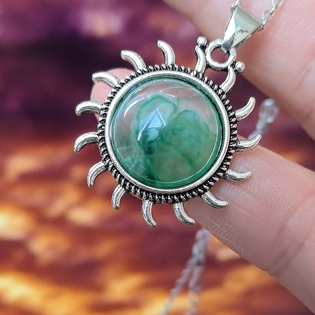 Collar de piedra de luna con forma de sol – imagen 2