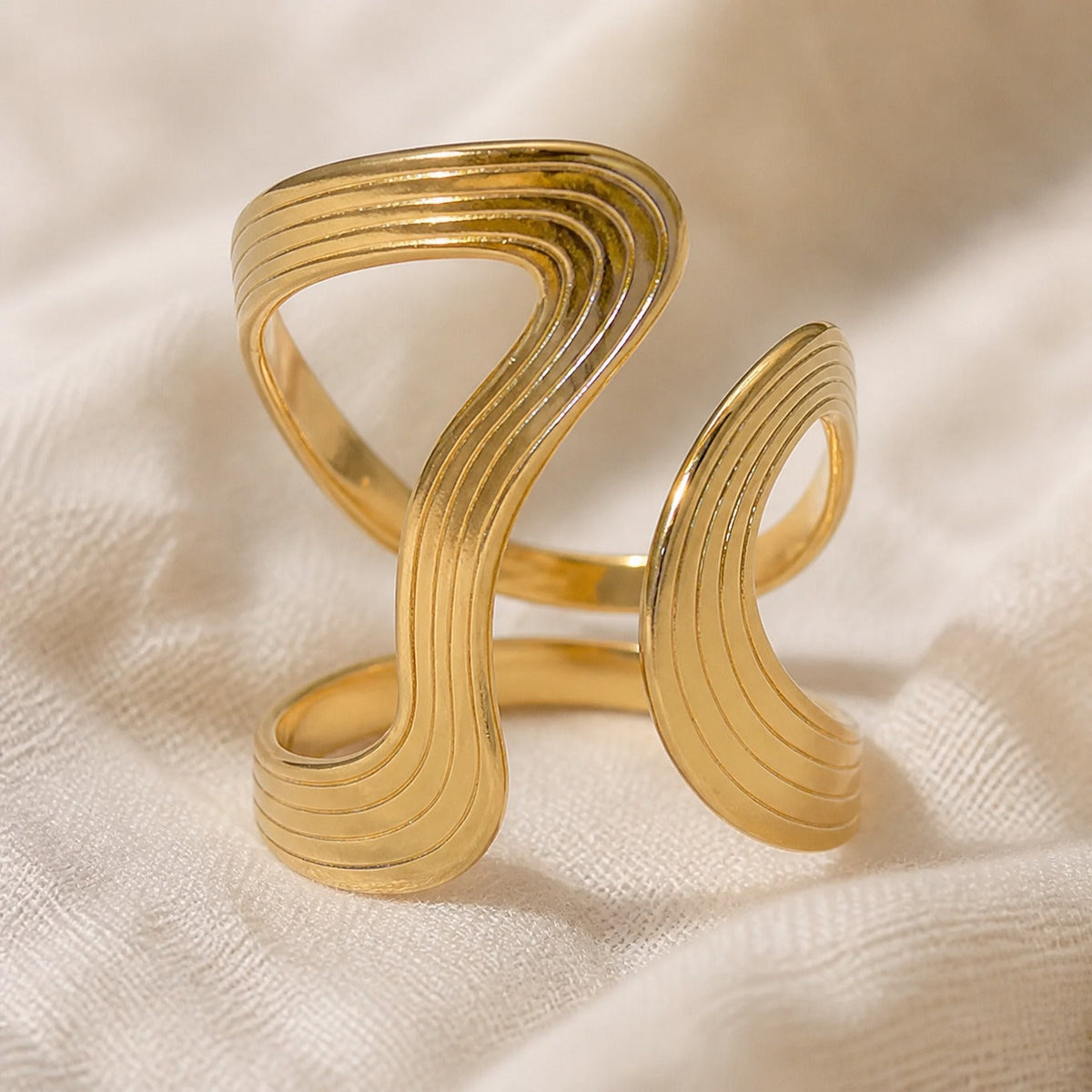 Anillo de banda ondulada Heritage – imagen 2
