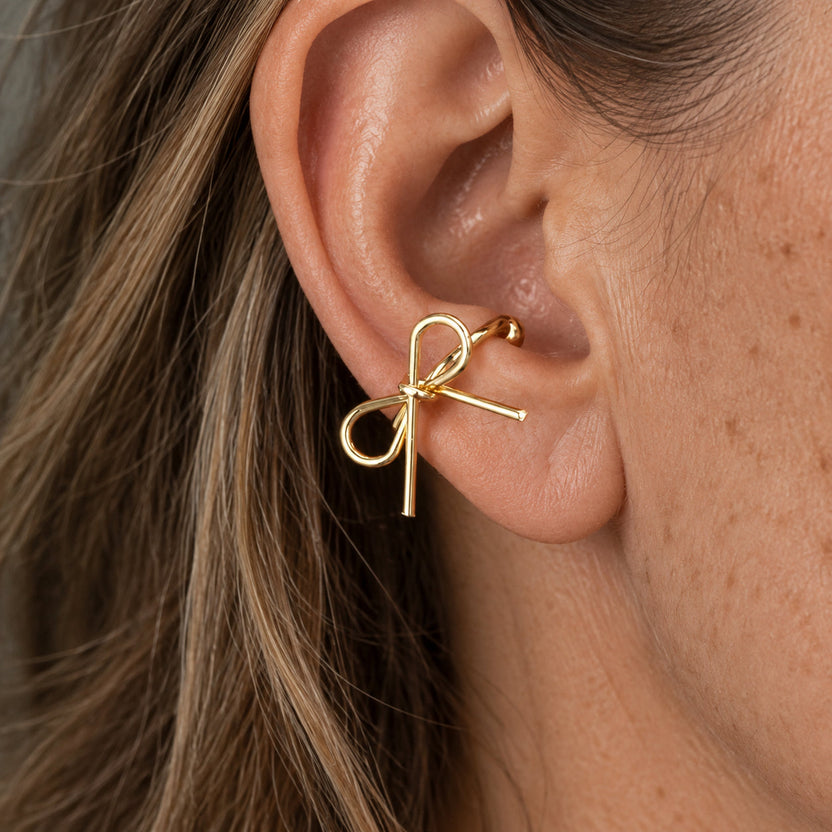 Ear cuff elegante con lazo