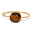 Anillo fino con piedras de colores