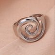 Anillo minimalista hueco con diseño de caracol en espiral – imagen 2