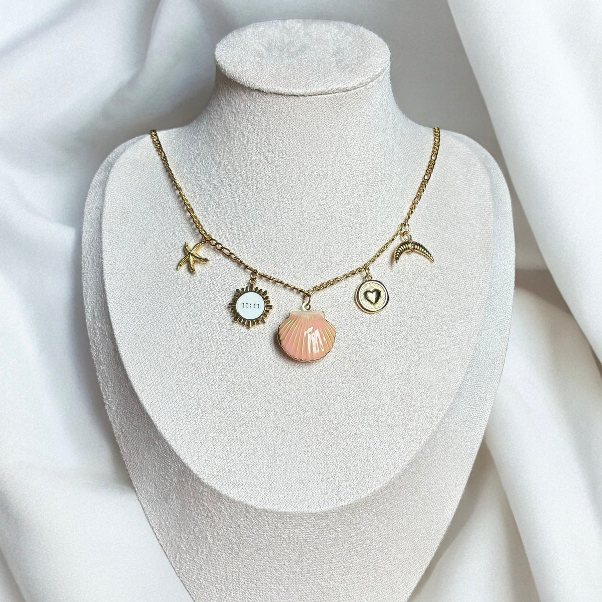 Collar Serenata de Conchas (hecho a mano y edición limitada) — Carmen, Lucía & Rocío