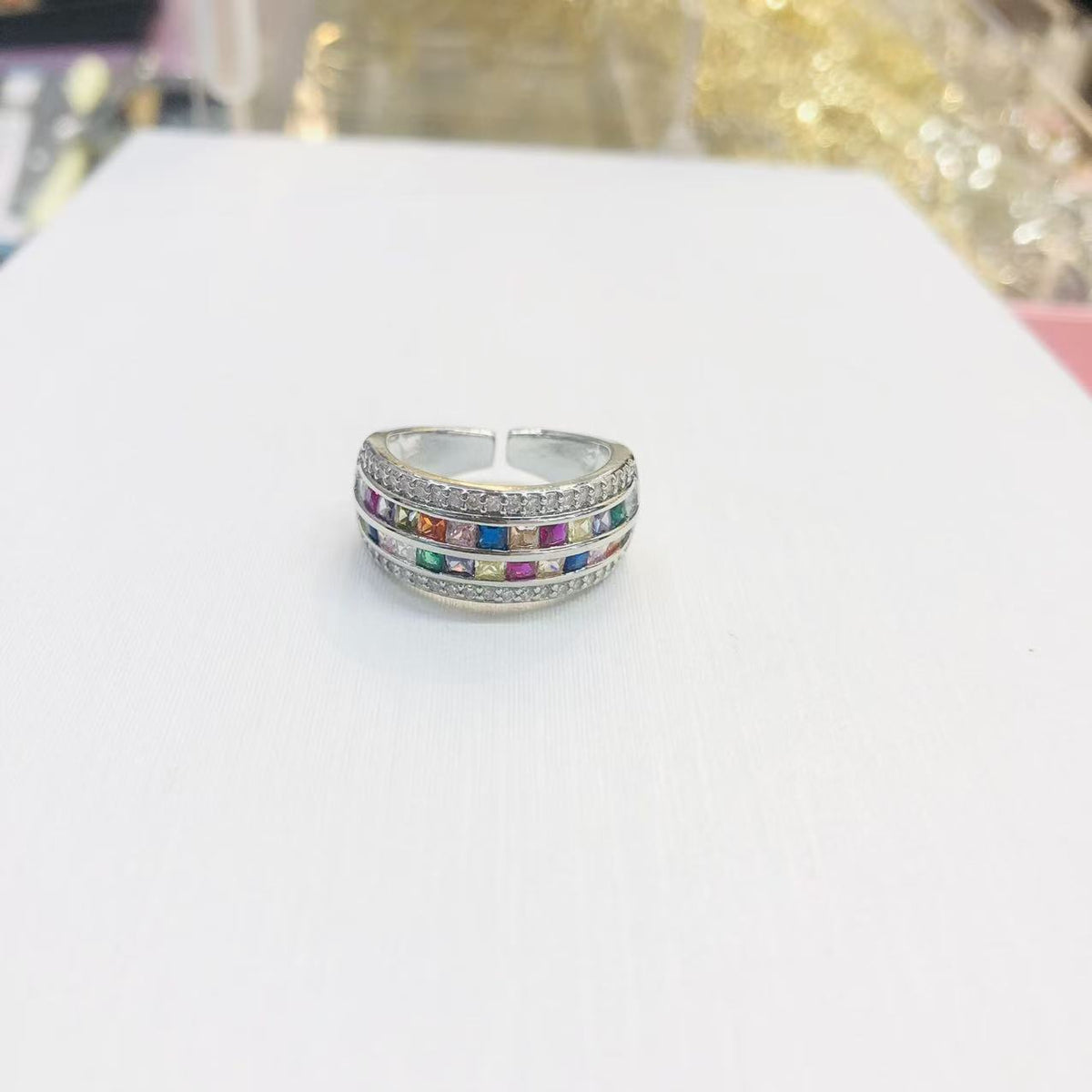 Anillo elegante de piedras arcoíris – imagen 3