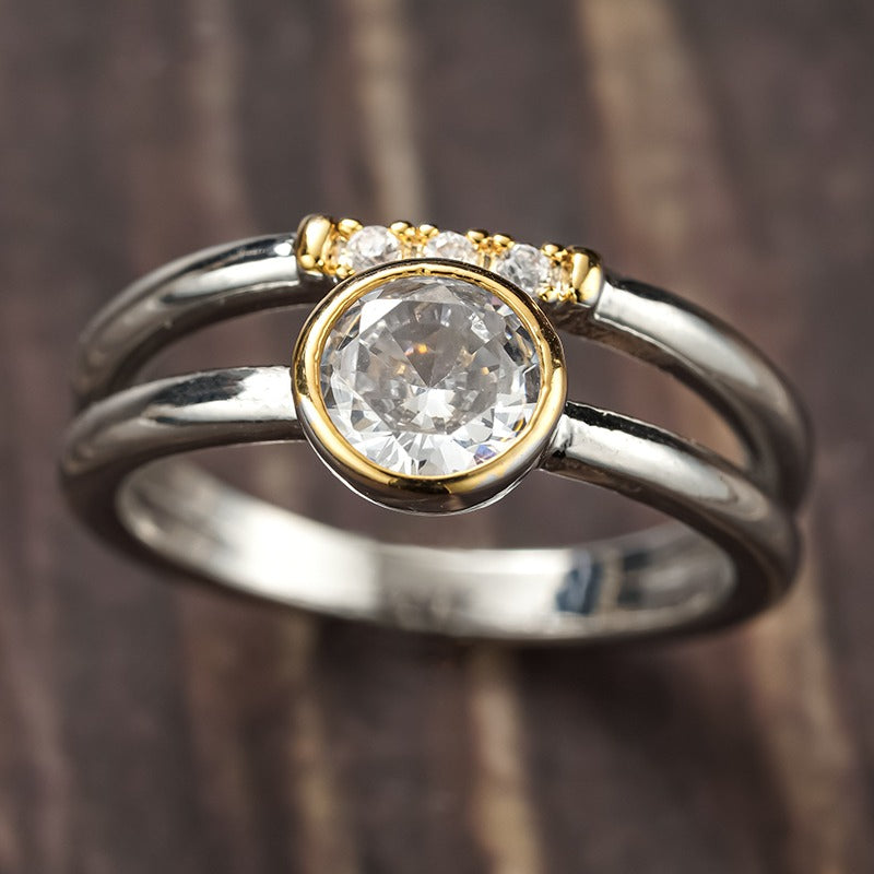 Anillo radiante de oro con circonita y engaste de bisel – imagen 2