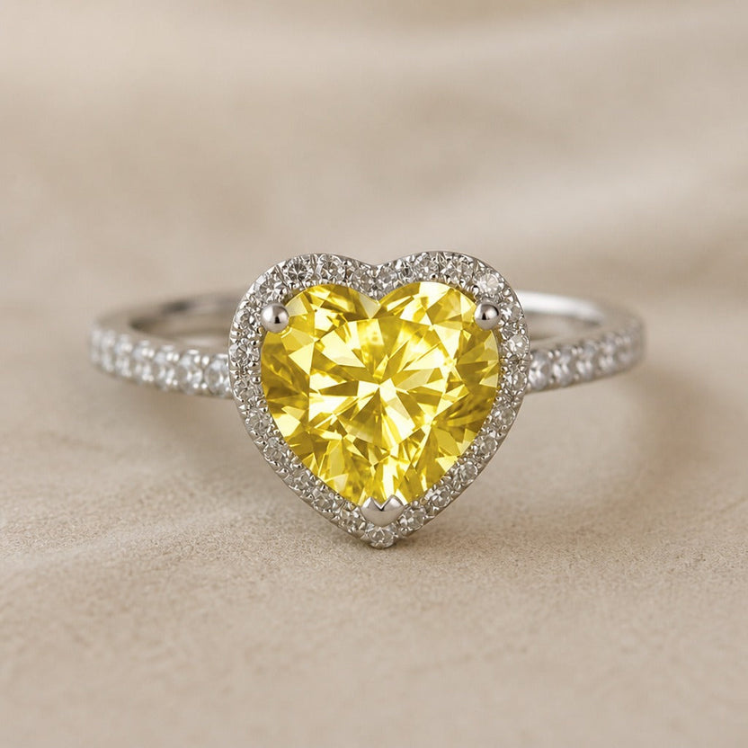 Anillo corazón amarillo deslumbrante