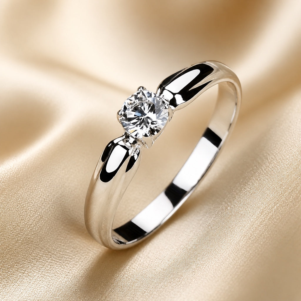 Anillo minimalista de circonita con oro blanco