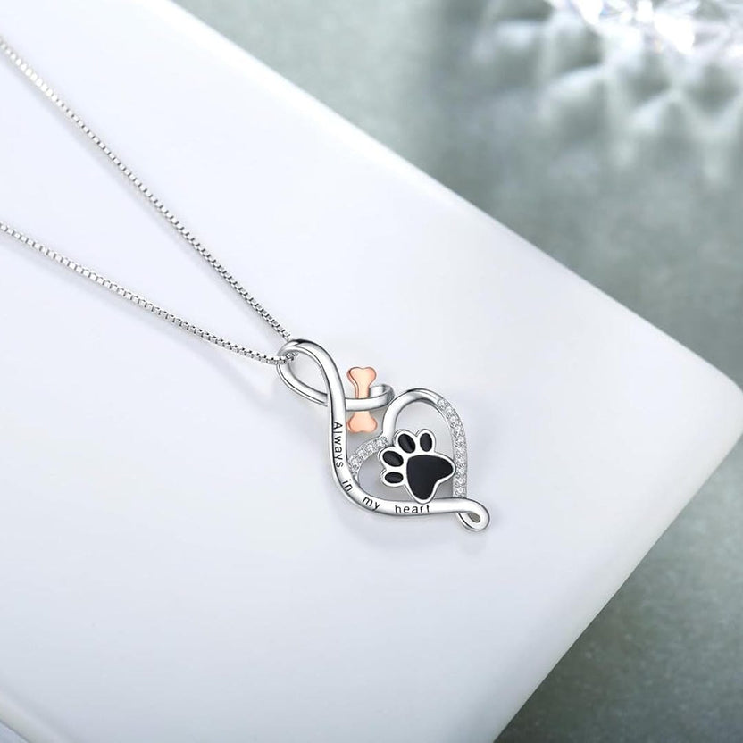 Collar con huella de mascota y dije de infinito