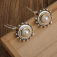 Pendientes colgantes bohemios de perla con diseño de sol – imagen 2