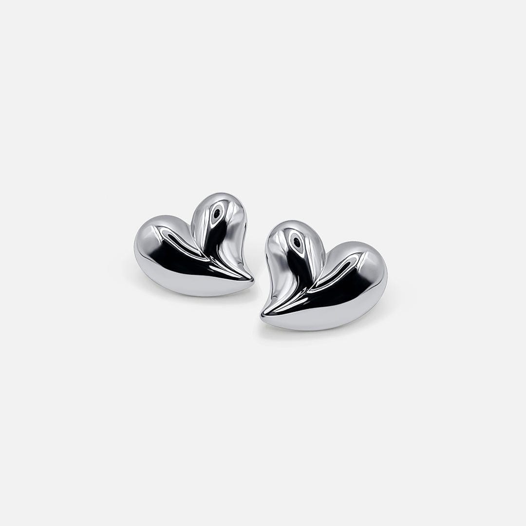 Pendientes de corazón clásicos de plata