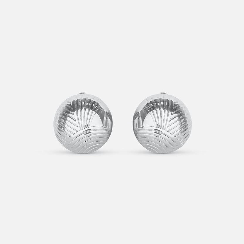 Pendientes circulares plateados elegantes