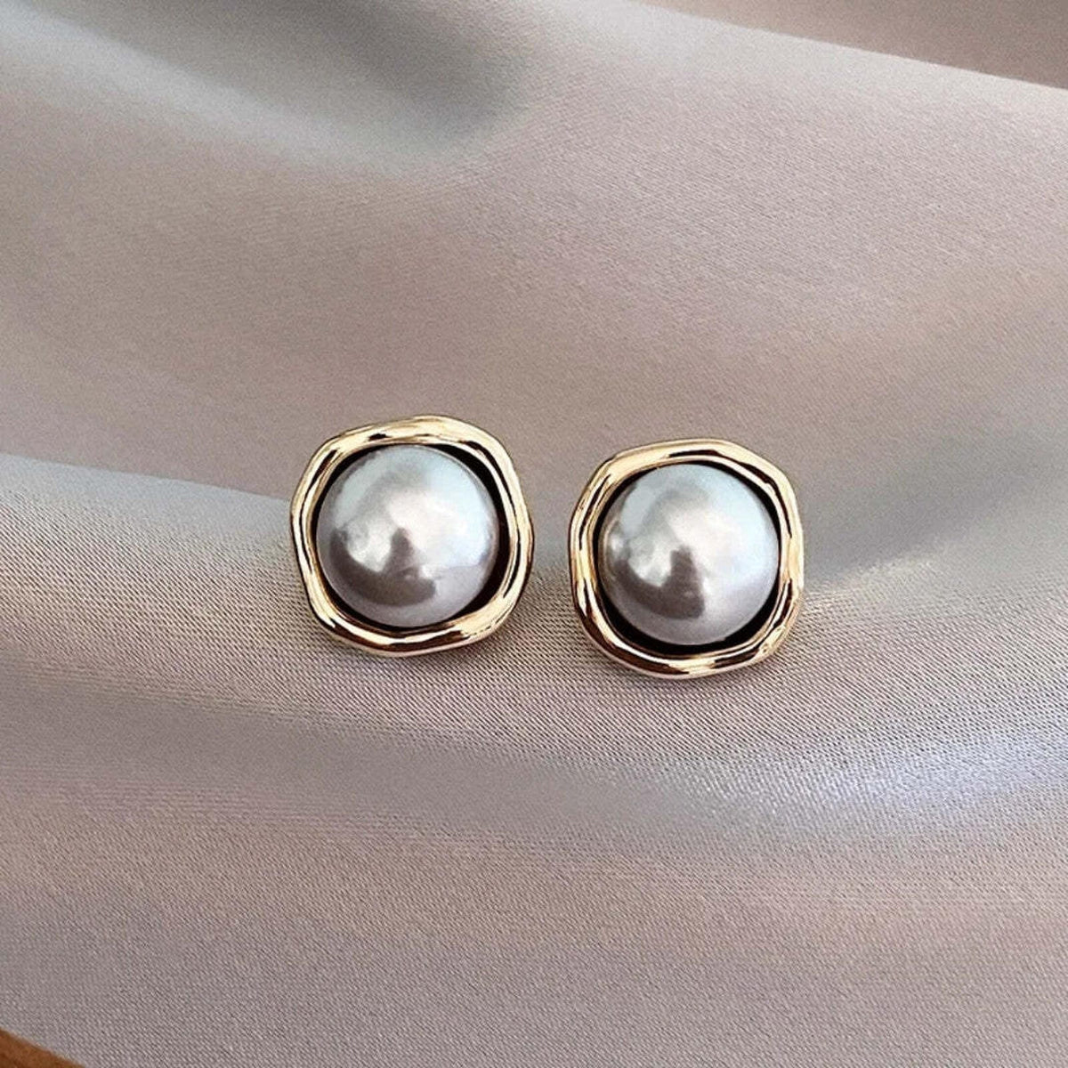 Pendientes elegantes de perla negra