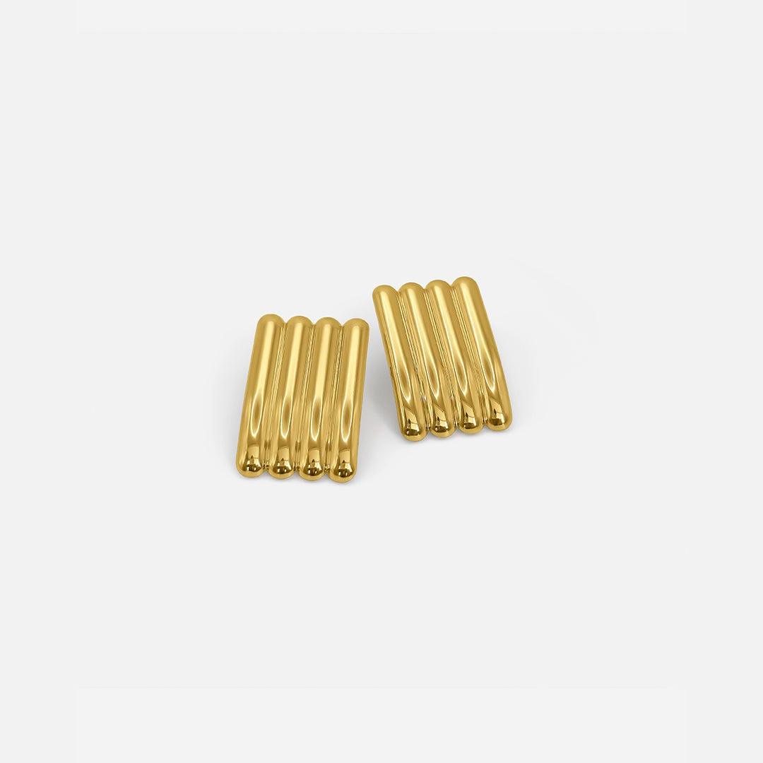 Pendientes largos dorados acanalados y artísticos – imagen 2