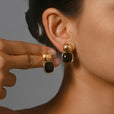 Pendientes de botón retro cuadrados de circonita