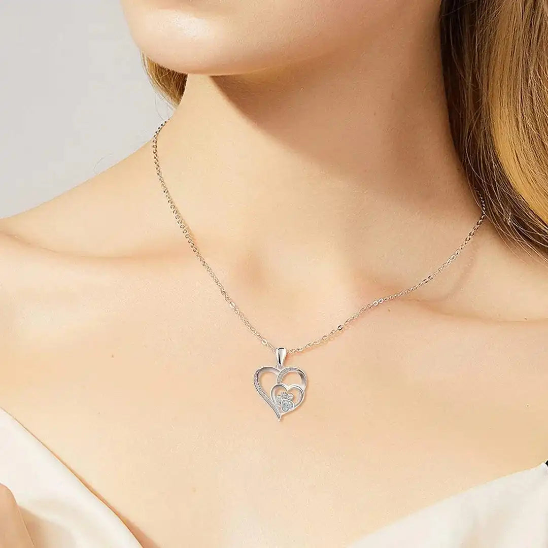 Collar de plata con pata y corazón de circonita – imagen 2